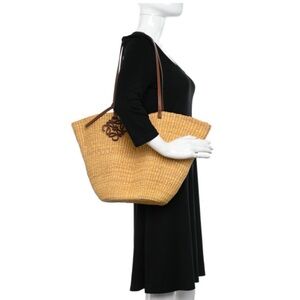 LOEWE Shell basket bag in natural pecan tote shoulder bag